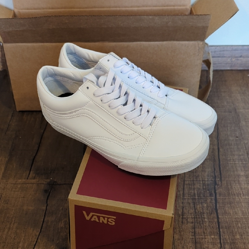 Vans Old Skool White Sneakers Classic Style New In Box
